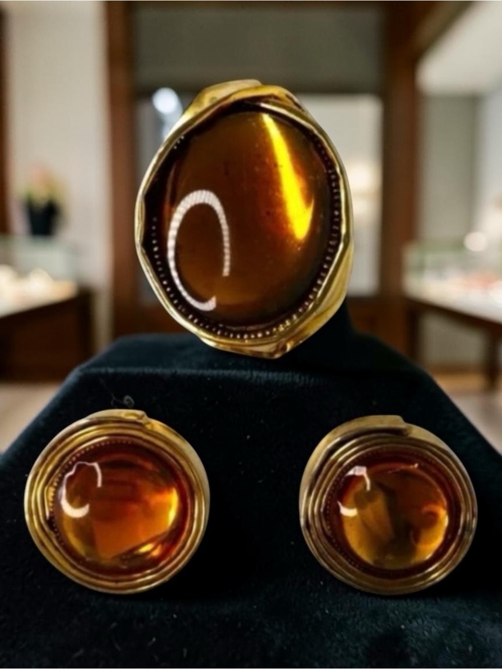 Mid‑Century Carnegie‑Style Brutalist Brooch & Clip Earrings Set w/ Amber Glass